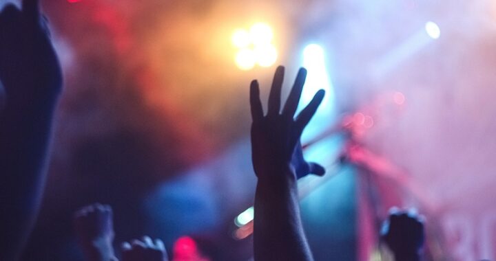 noworoczny-koncert-z-hitami-phila-collinsa-w-mor---auto-1770