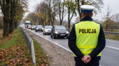32-latek nie mógł prowadzić. Policja zatrzymała go w skodzie